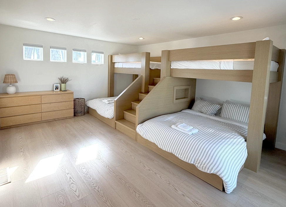 3rd Floor Loft/Bedroom - 2 Queen Beds and 2 Twins (bunk beds)